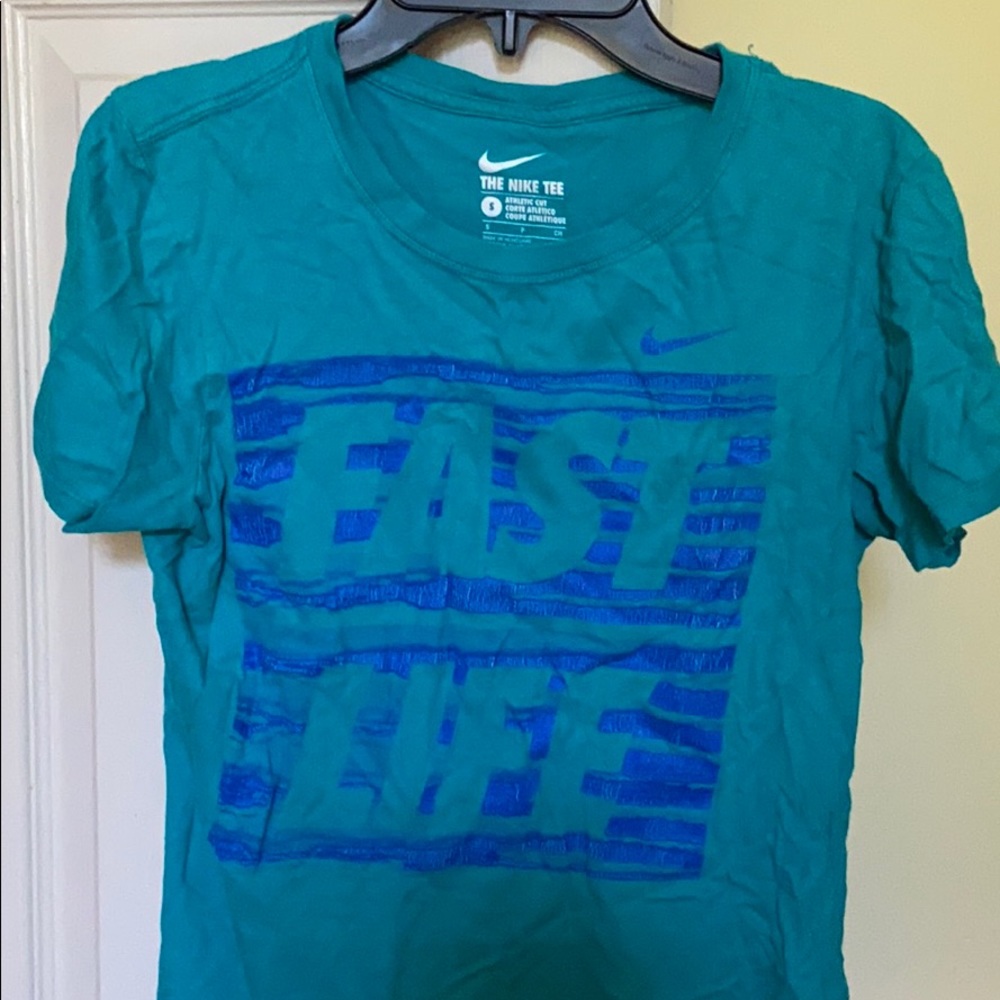 Nike Women’s Tee Shirt Size: Small
